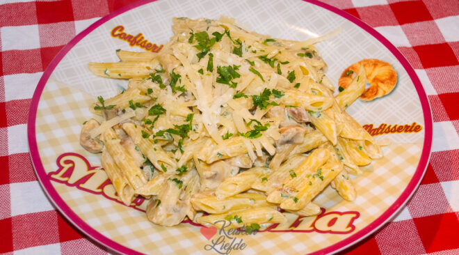 Pasta met champignonroomsaus