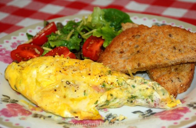 Ham-kaas omelet in een zak