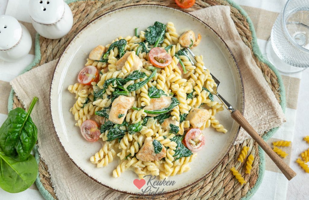 Pasta met kip, spinazie en Boursin