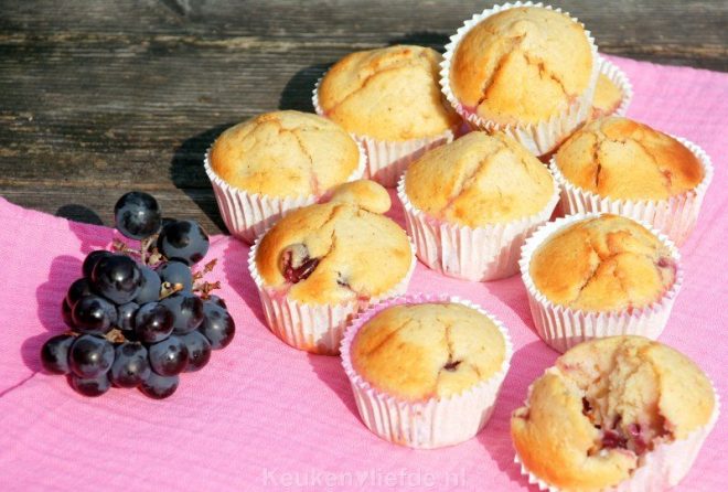 Muffins met blauwe druiven