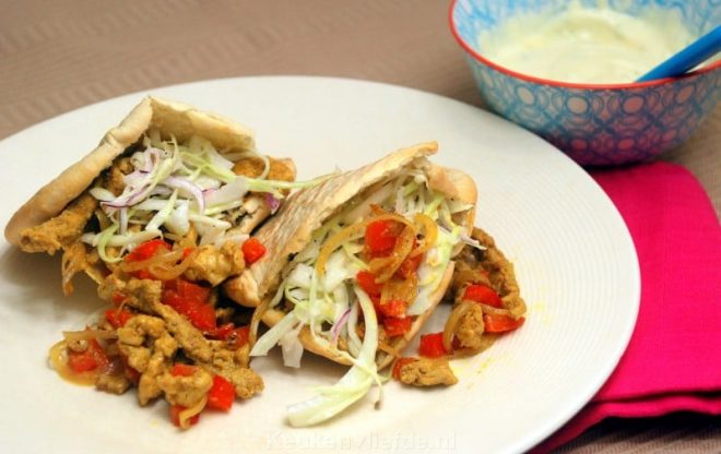 Zelfgemaakte shoarma (met pitabrood en koolsalade)
