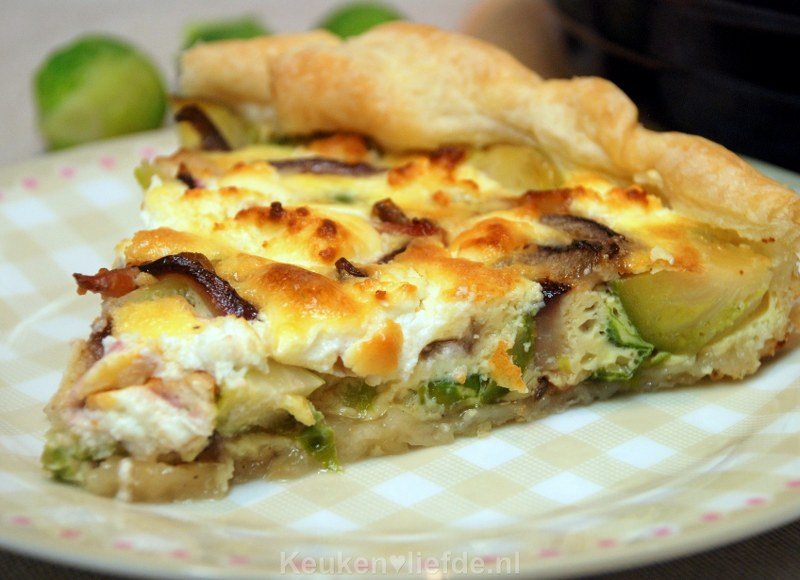 Spruitjesquiche met geitenkaas en honing