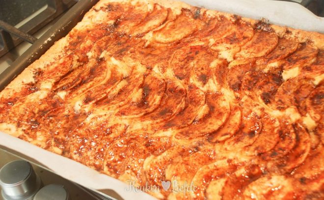 Appelcake van het bakblik