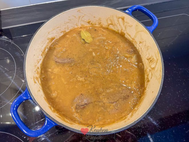 Stoof het vlees mals