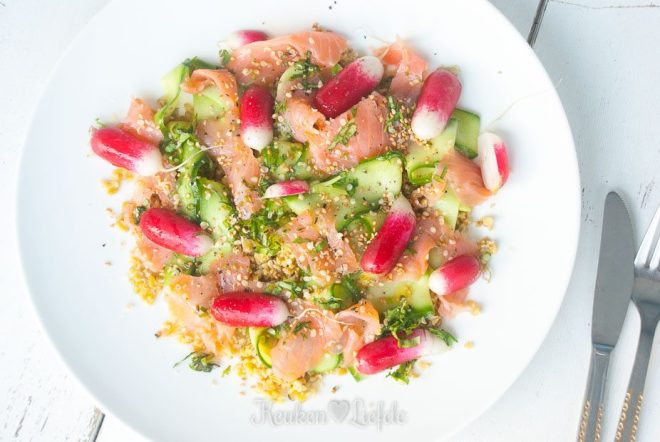 Slank & Snel: Freekeh-salade met gerookte zalm