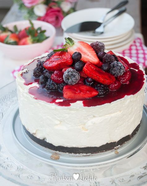 Ongebakken cheesecake met zomerfruit