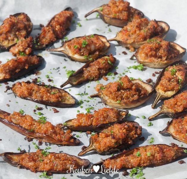Gevulde aubergine met broodkruim