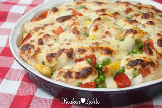 Asperge ovenschotel met ham en kaassaus