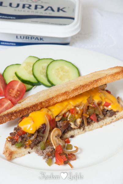 Oventosti met gehakt en paprika