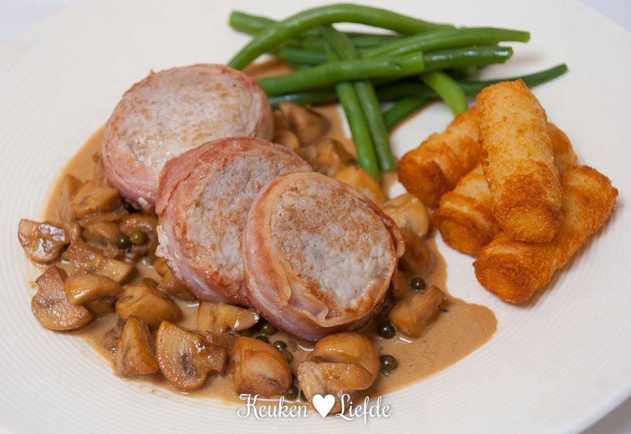Varkenshaas medaillons met champignonroomsaus Varkenshaas medaillons met champignonroomsaus