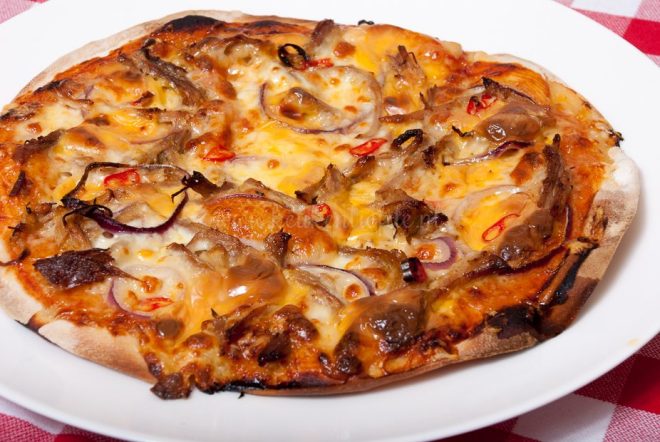 Pulled pork pizza