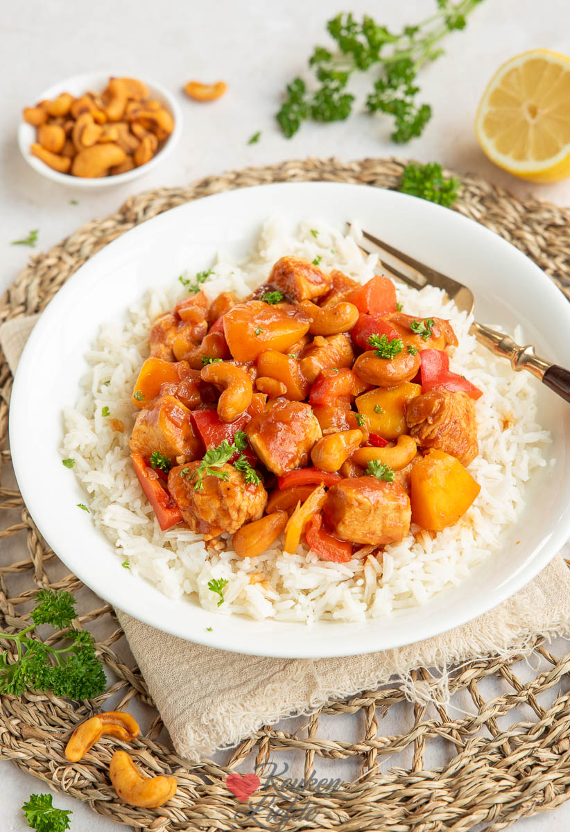 Kip pilav met perzik