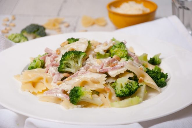 Pasta Boursin met ham en broccoli