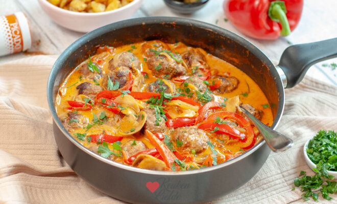 Stroganoff pannetje met gehaktballetjes