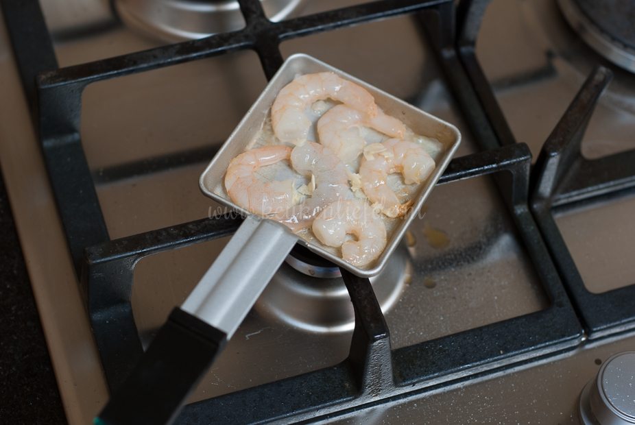 Gourmetpannetje: knoflook garnalen in pesto roomsaus