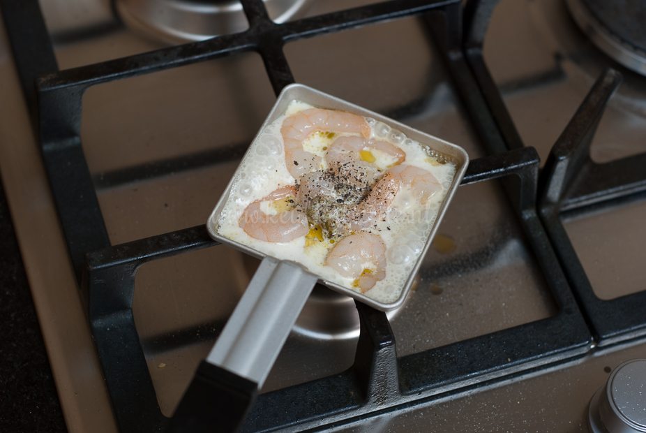 Gourmetpannetje: knoflook garnalen in pesto roomsaus