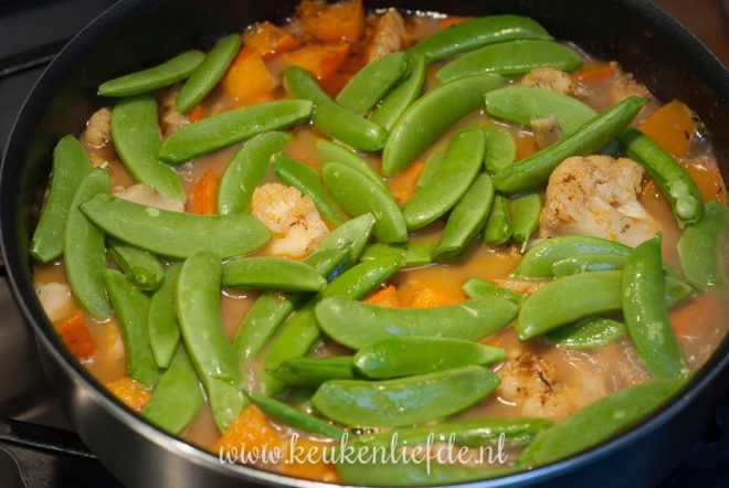 kook bloemkool en sugar snaps mee