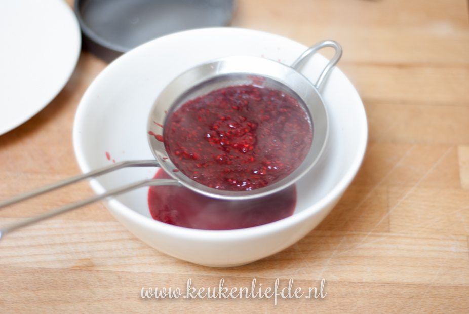 Cheesecake met frambozensaus