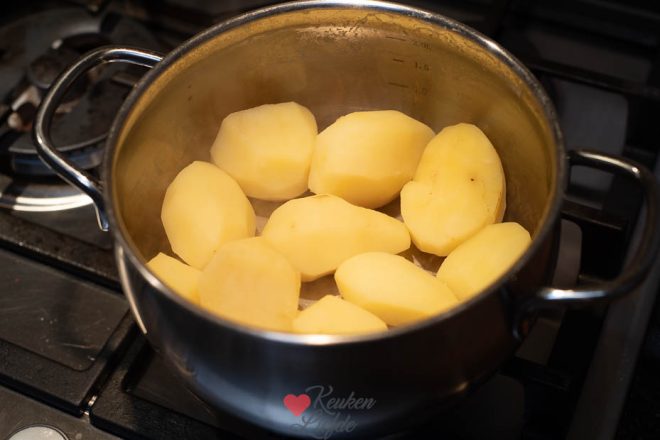 Kook de aardappels gaar