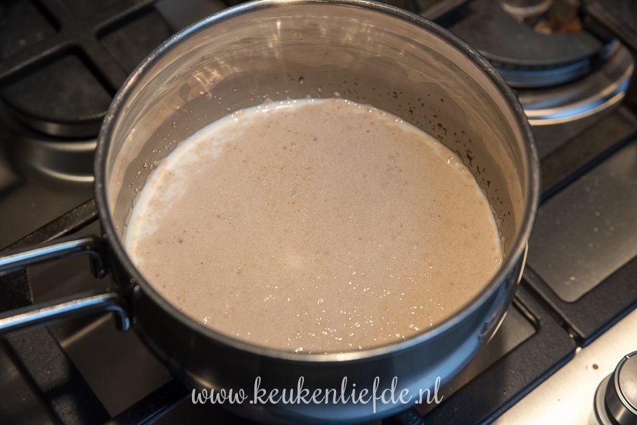 Paasstol met amandelspijs