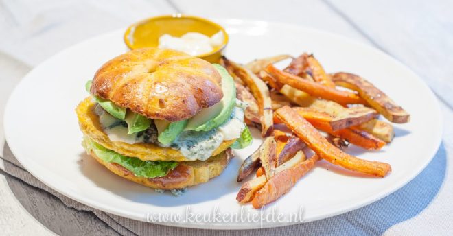 Vegaburger met groentefriet