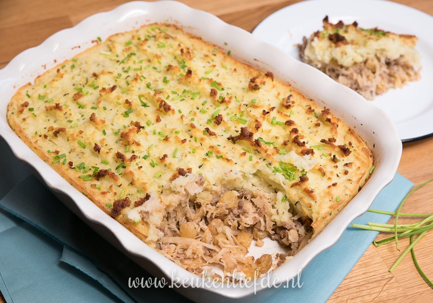 Zuurkool-ovenschotel met gehakt en crème fraîche