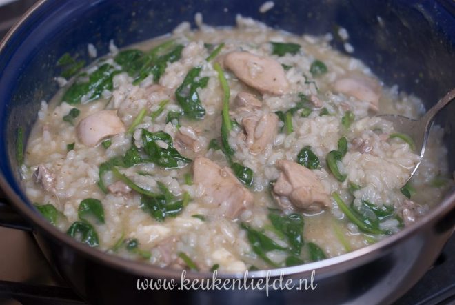 Risotto met kip, pesto en spinazie