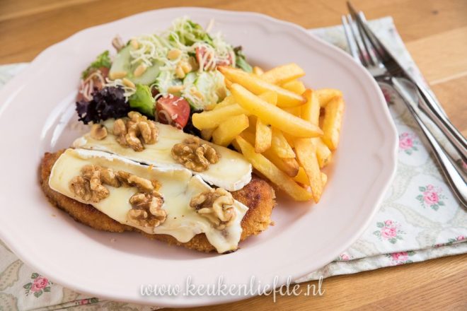 Schnitzel met brie, walnoot en honing