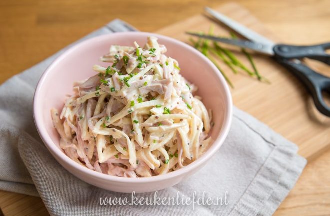 Selderijsalade met ham en bieslook