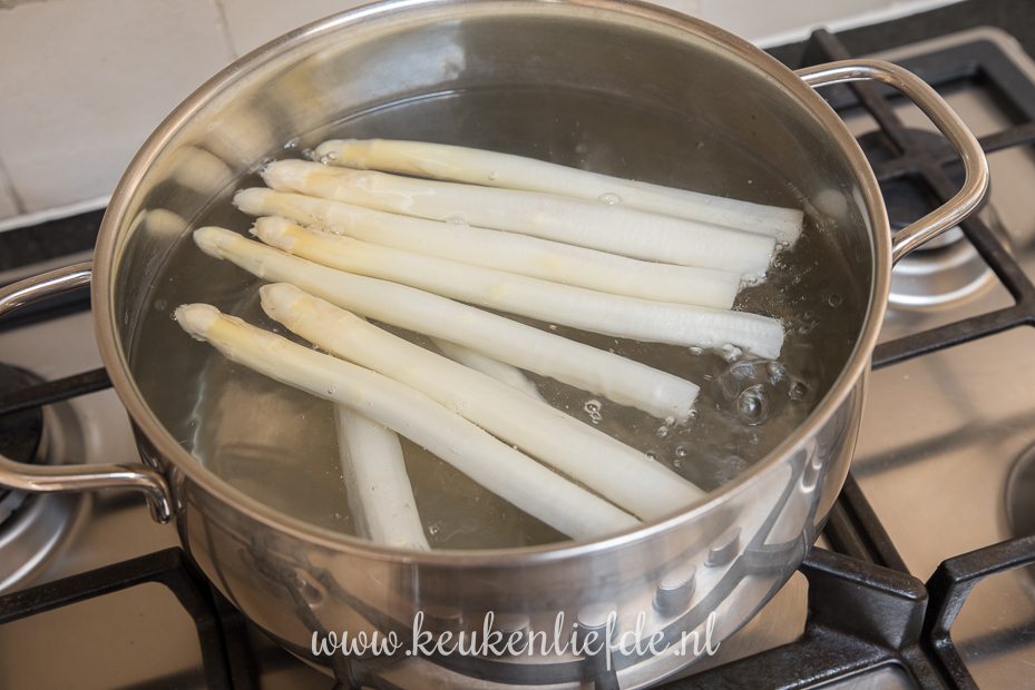 Aspergeschotel met ham en kaas