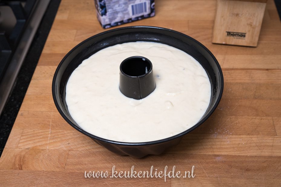 Yoghurtcake met citroen en blauwe bes