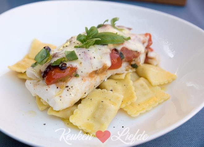 Kabeljauw uit de oven met tomaat en mozzarella