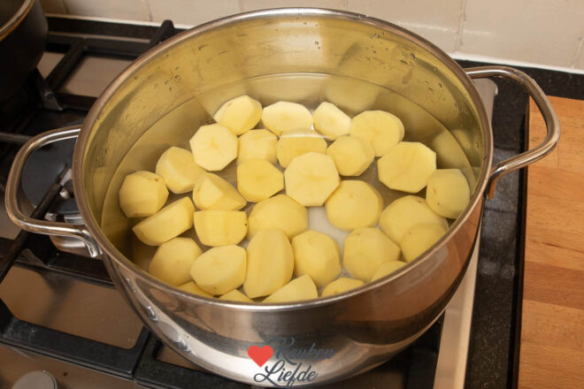 Kook de aardappels gaar