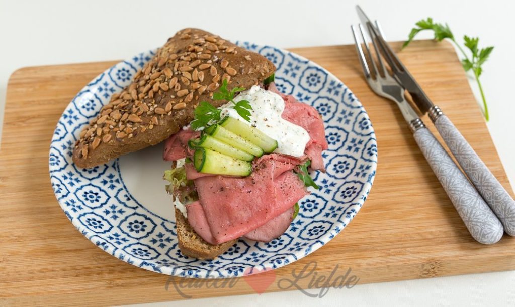 Broodje rosbief met kruidenmayonnaise