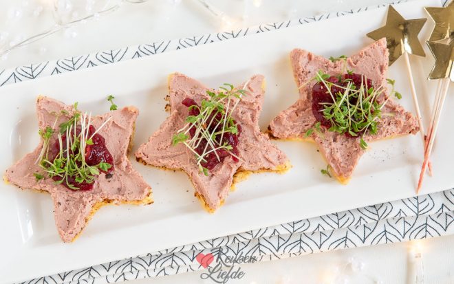 Briochesterren met paté en cranberrysaus