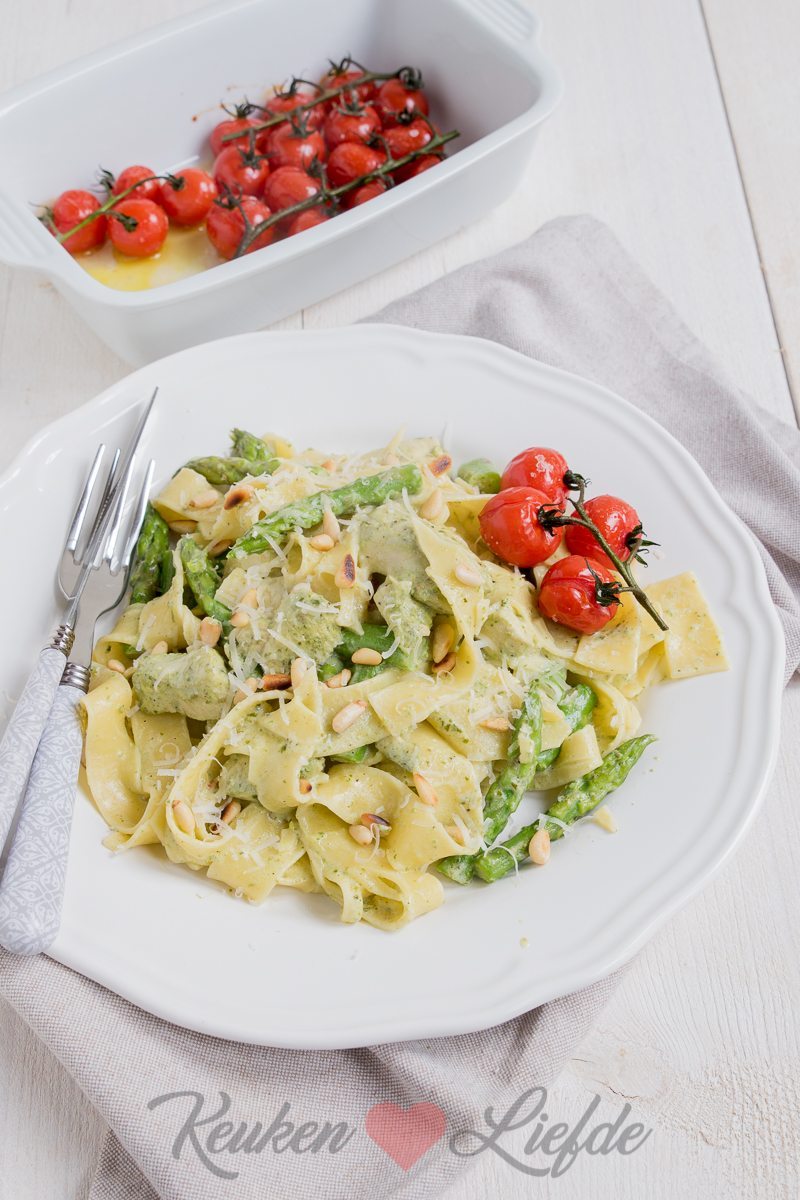 Pasta pesto met kip en groene asperges Pasta pesto met kip en groene asperges