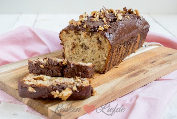 Bananenbrood met walnoot en chocolade