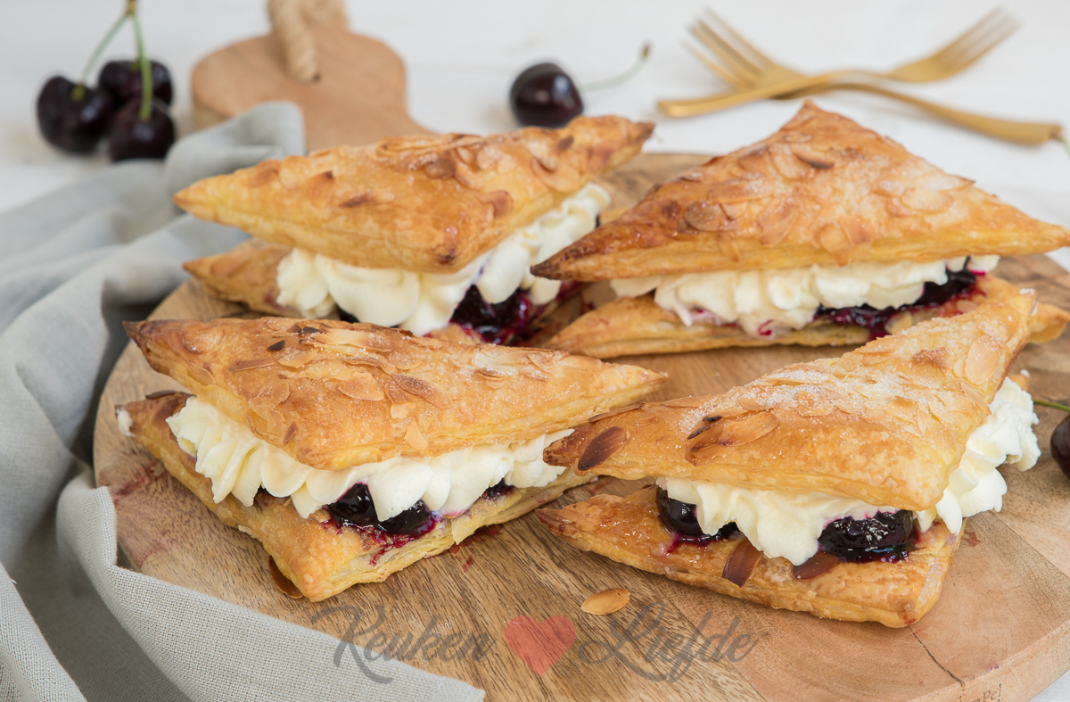 Kersenflap met slagroom