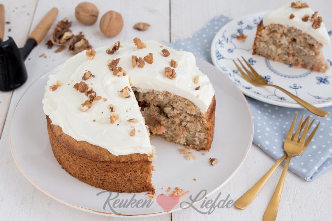 Wortel-bananencake (carrot cake met banaan)