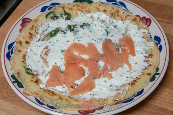 Beleg de pannenkoeken en rol ze op