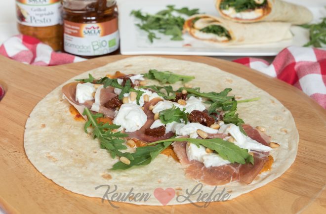 Wrap met gegrilde groenten pesto, parmaham en mozzarella