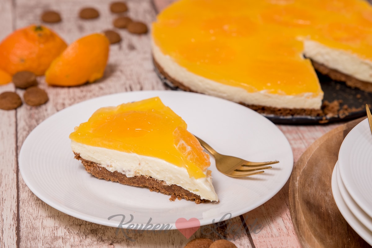 Mandarijn-monchoutaart met kruidnotenbodem