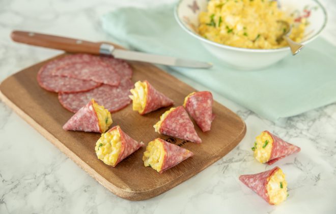 Salami hapje met eiersalade