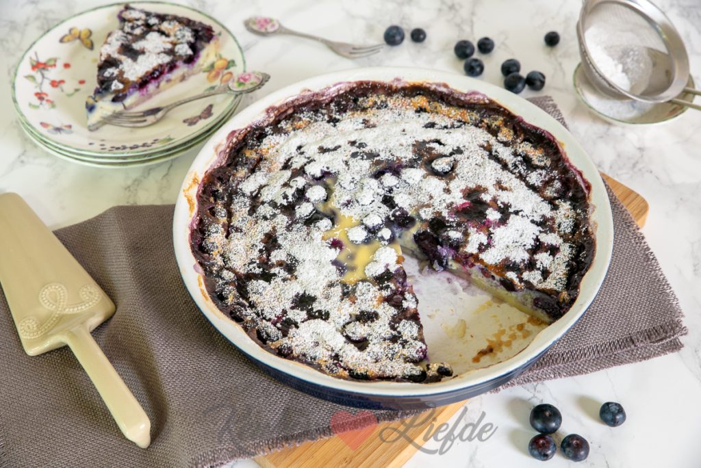 Blauwe bessen clafoutis