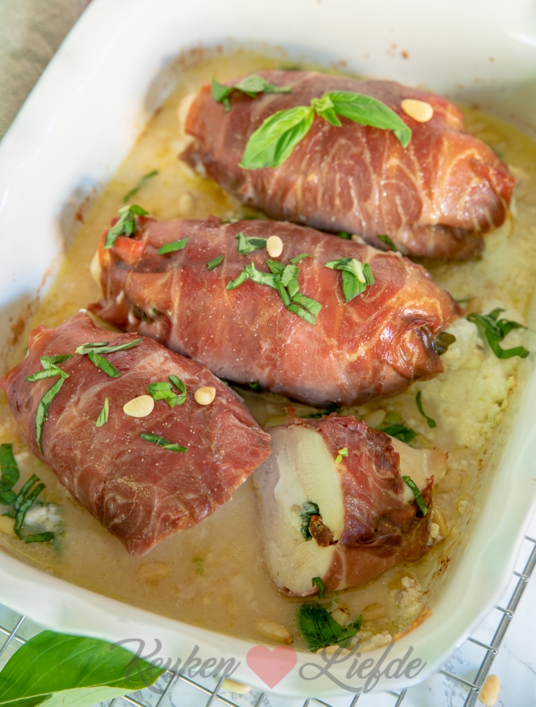 Gevulde kip met geitenkaas en Parmaham Gevulde kip met geitenkaas en Parmaham