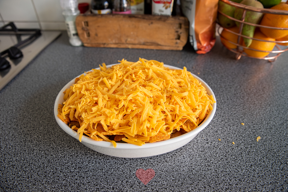 Mexicaanse ovenschotel met kip en nacho's