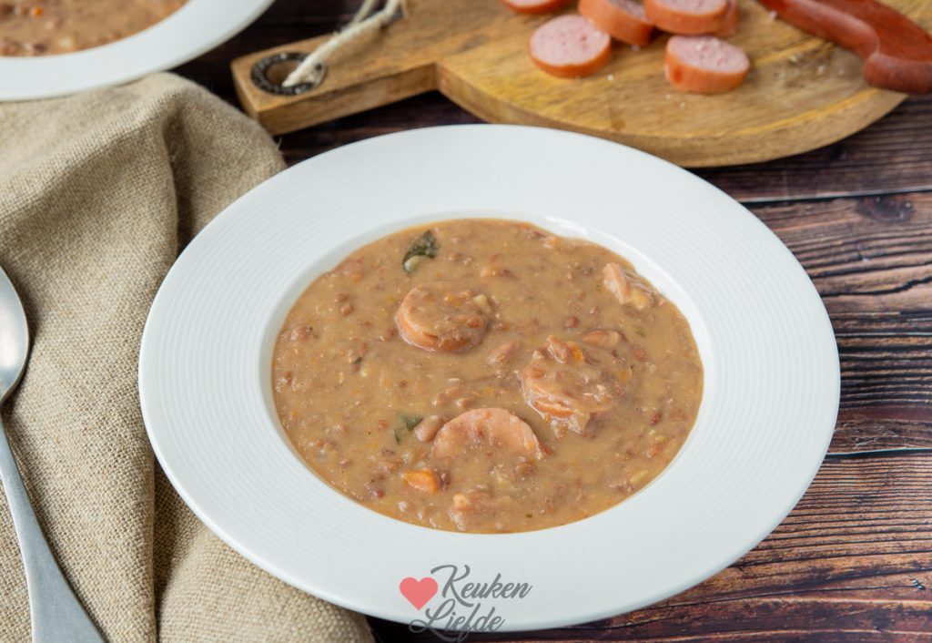 Bruine bonensoep met spek en rookworst