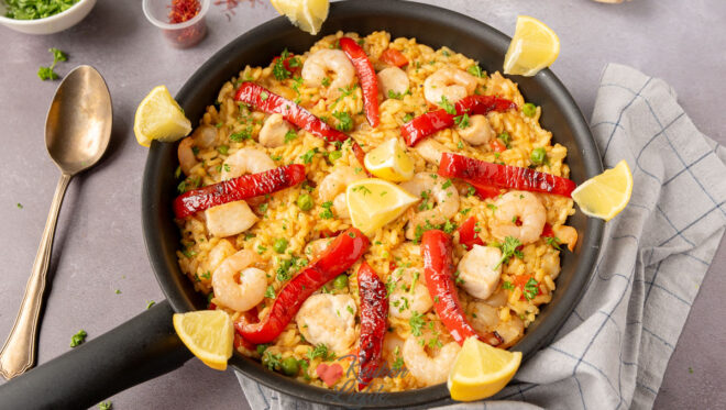 Paella met kip en garnalen
