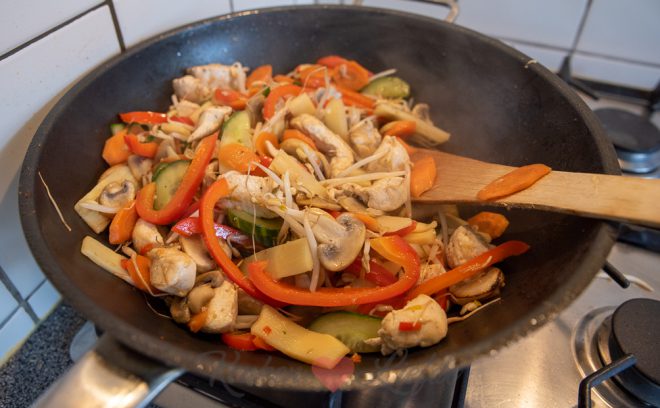 Saus toevoegen