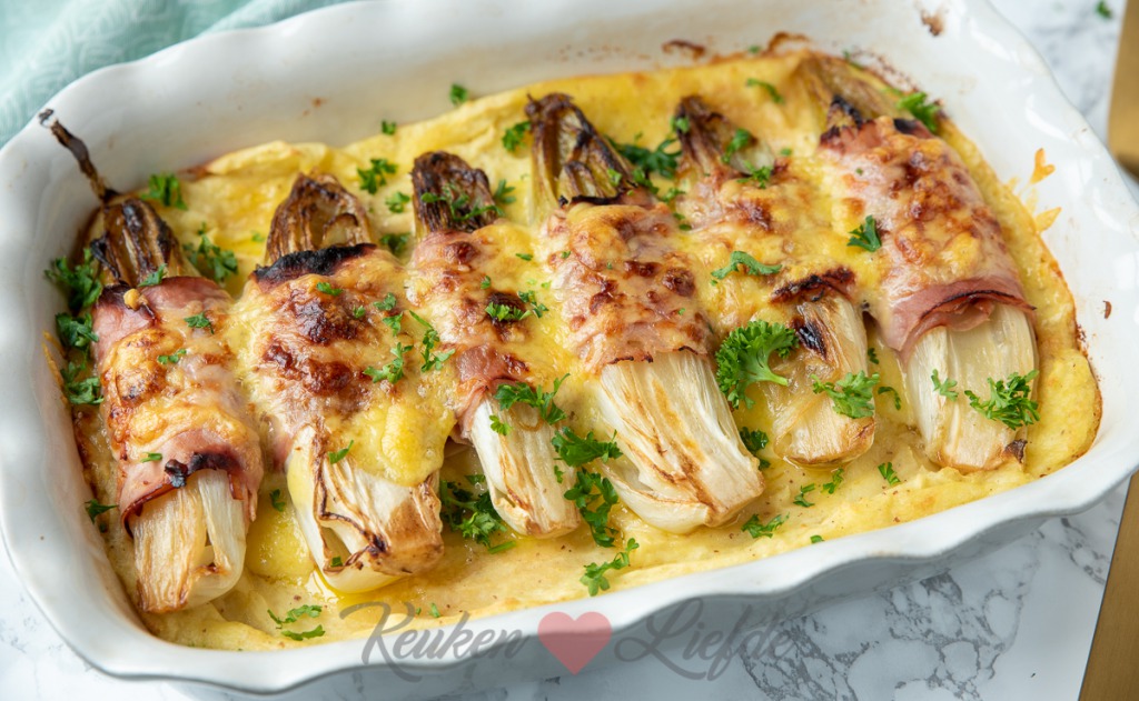 Witlofschotel met ham en kaas en mosterdpuree